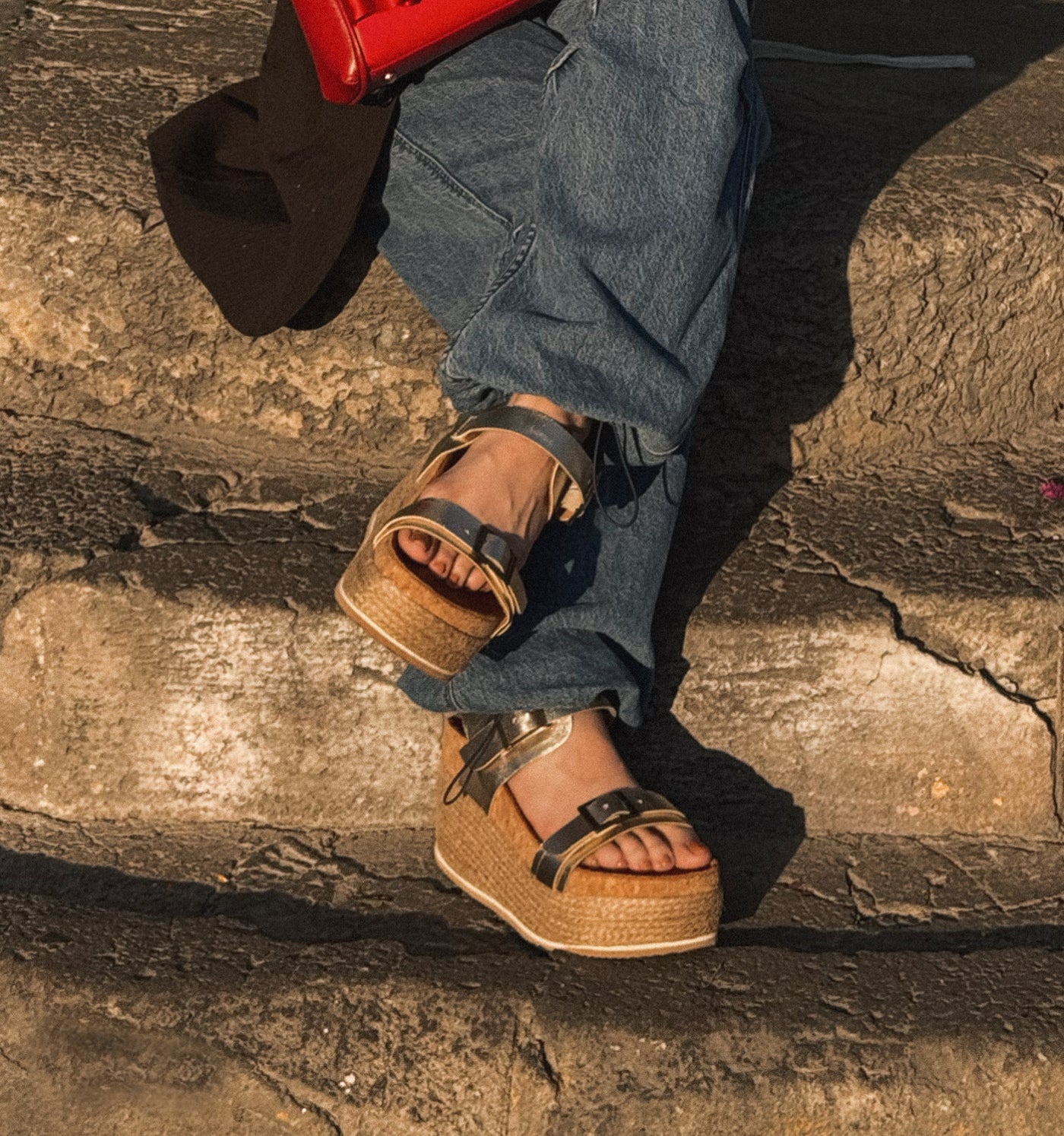 LUCERO SÚPER WEDGE SINTÉTICO ORO